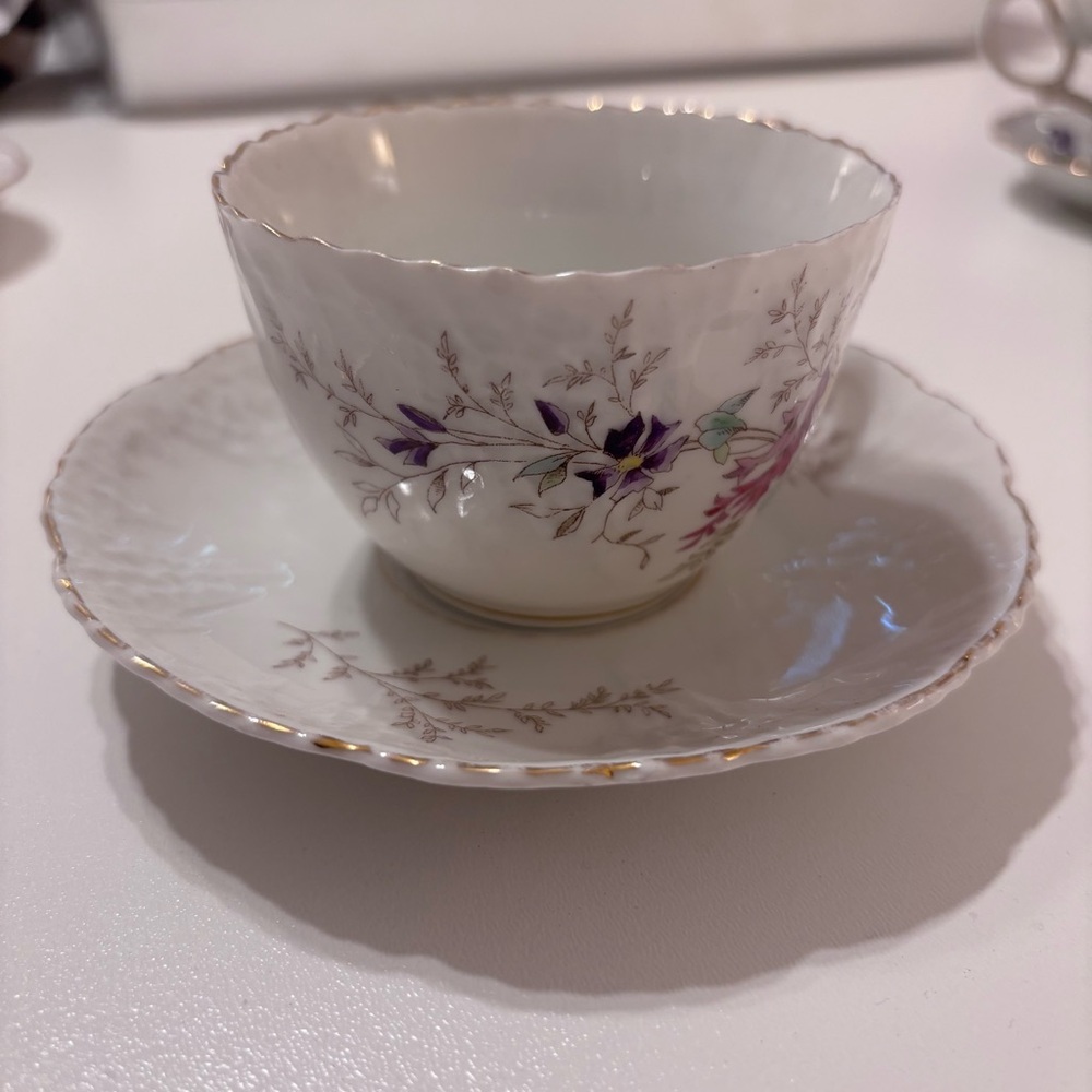 Floral Teacup and Saucer Set vintage - Picture 2 of 5